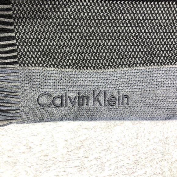 Calvin Klein Men’s Ombré Striped Scarf - Picture 6 of 10